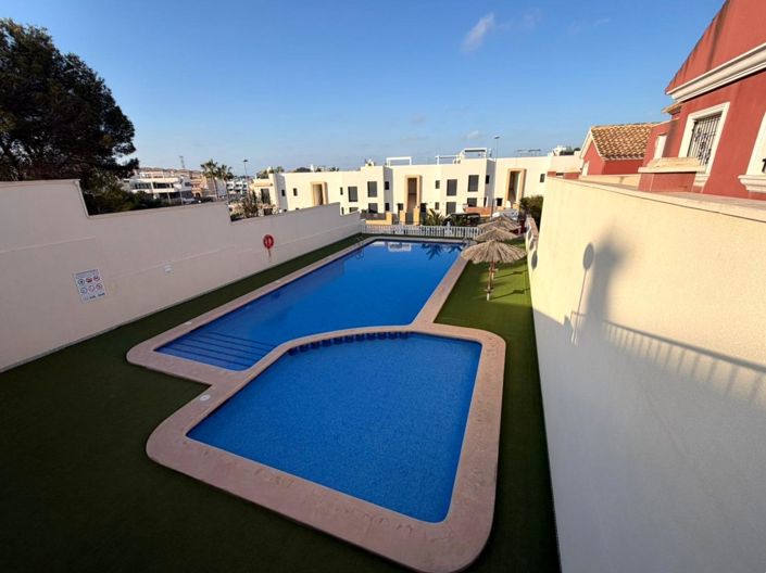 Image No.6-3 Bed House for sale
