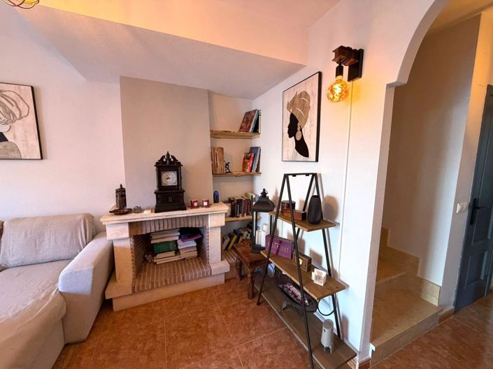 Image No.9-3 Bed House for sale