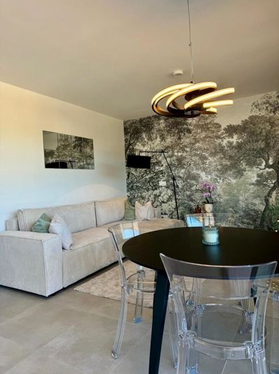 Image No.2-2 Bed Property for sale