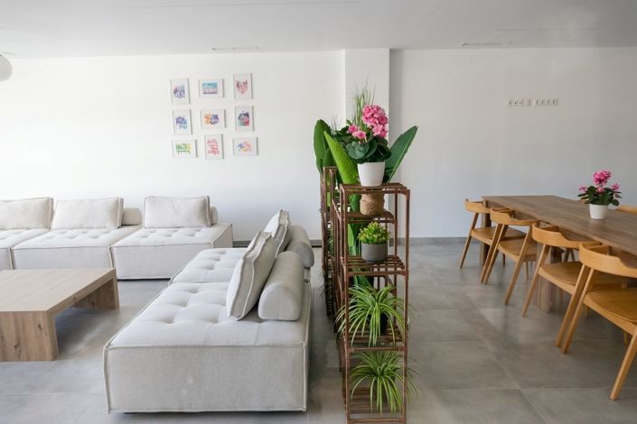 Image No.23-2 Bed Property for sale