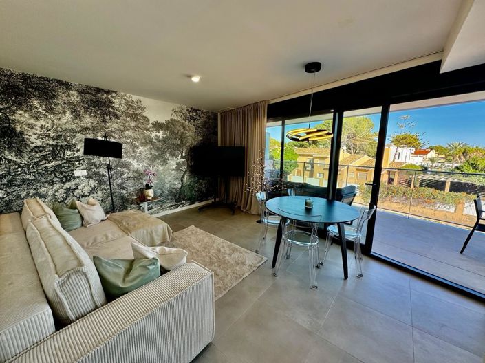 Image No.3-2 Bed Property for sale