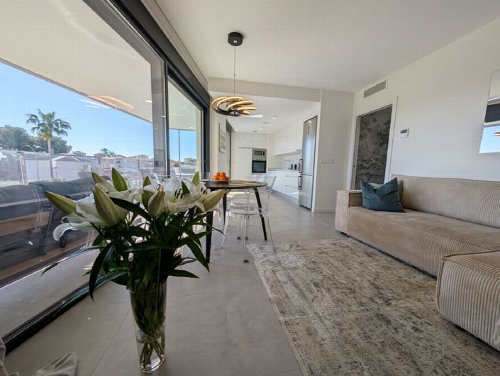 Image No.4-2 Bed Property for sale