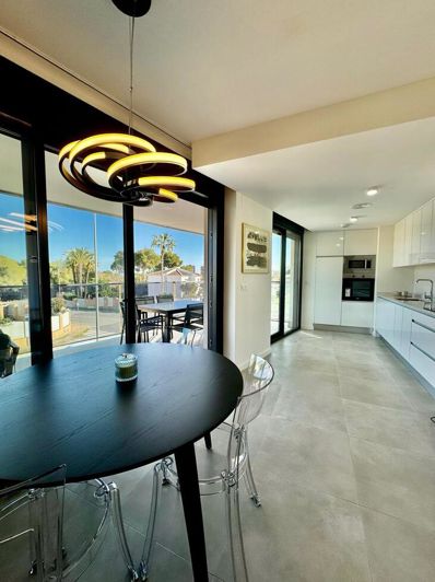 Image No.7-2 Bed Property for sale