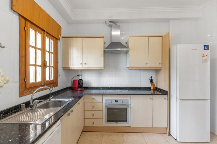 Image No.12-4 Bed Villa for sale