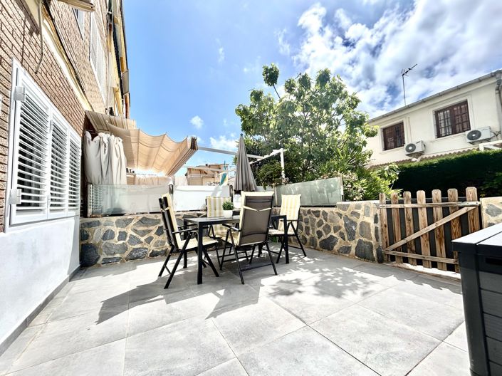 Image No.25-2 Bed Property for sale