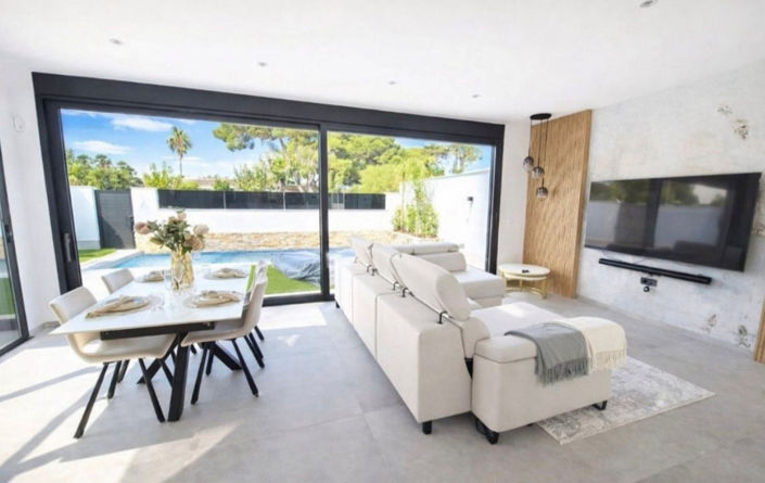 Image No.4-3 Bed House for sale