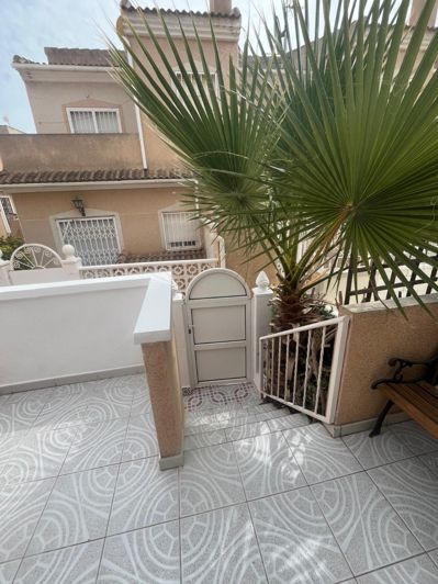 Image No.7-2 Bed Townhouse for sale