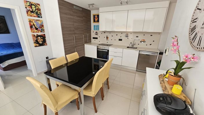 Image No.18-2 Bed Villa for sale