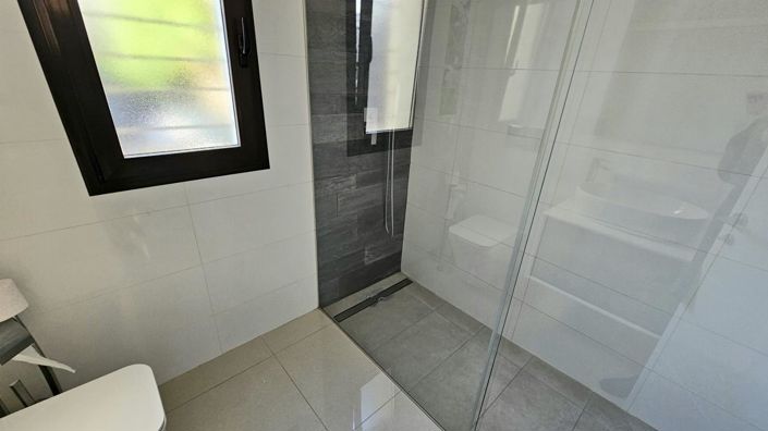 Image No.33-2 Bed Villa for sale