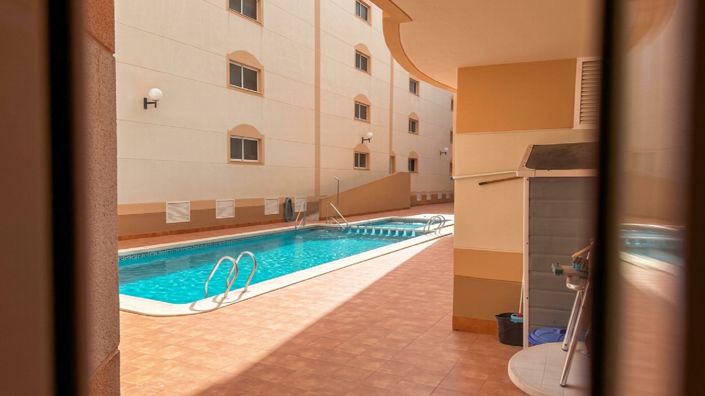 Image No.32-3 Bed Property for sale