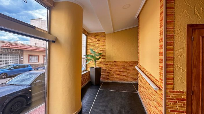 Image No.33-3 Bed Property for sale