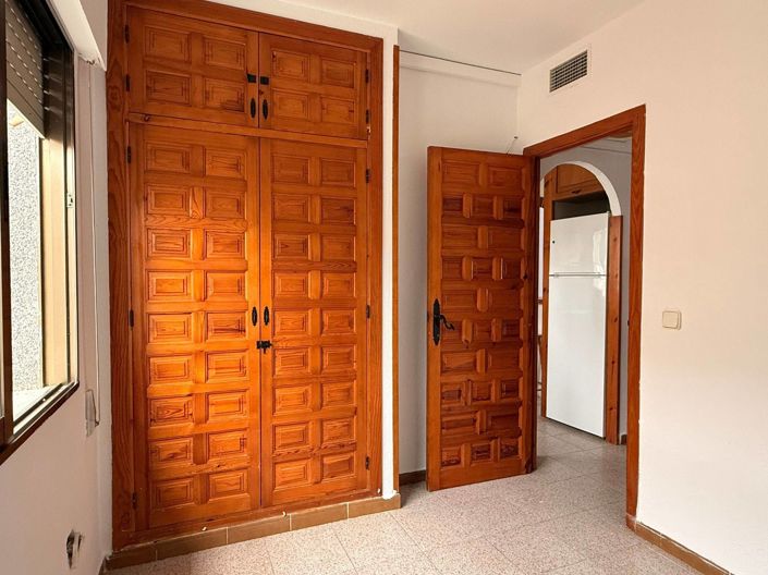 Image No.10-2 Bed House for sale