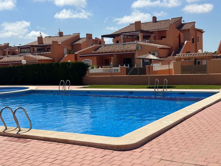 Image No.3-3 Bed House for sale