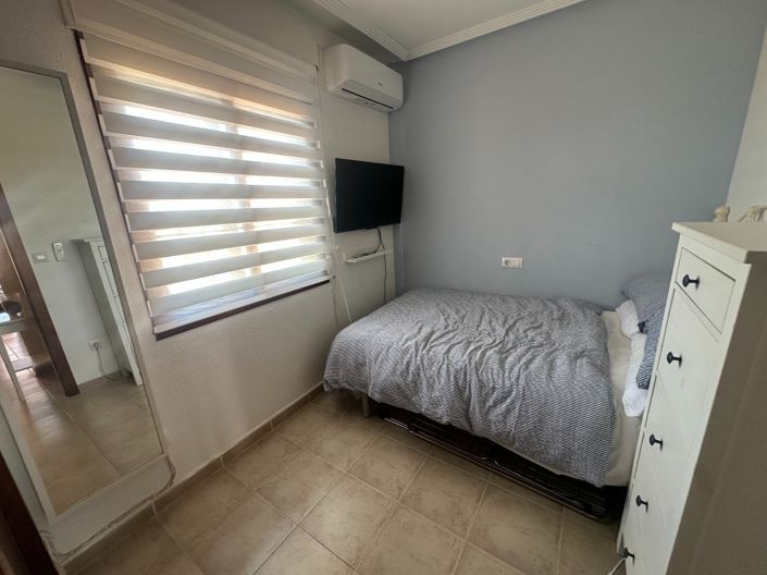 Image No.6-3 Bed House for sale