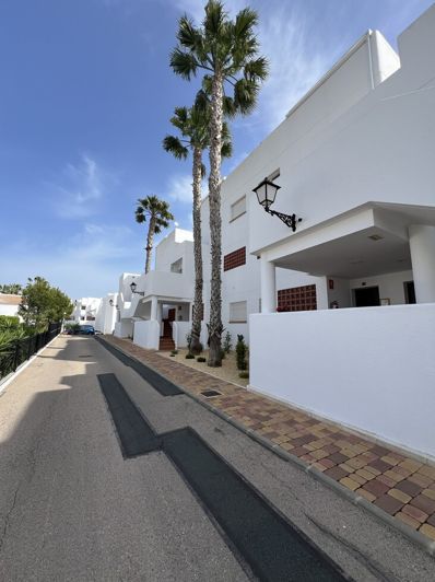 Image No.21-3 Bed Apartment for sale
