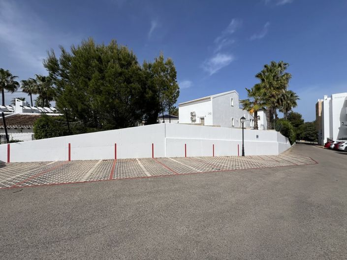 Image No.22-3 Bed Apartment for sale