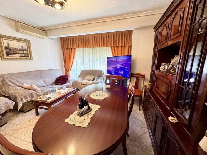 Image No.11-6 Bed Property for sale