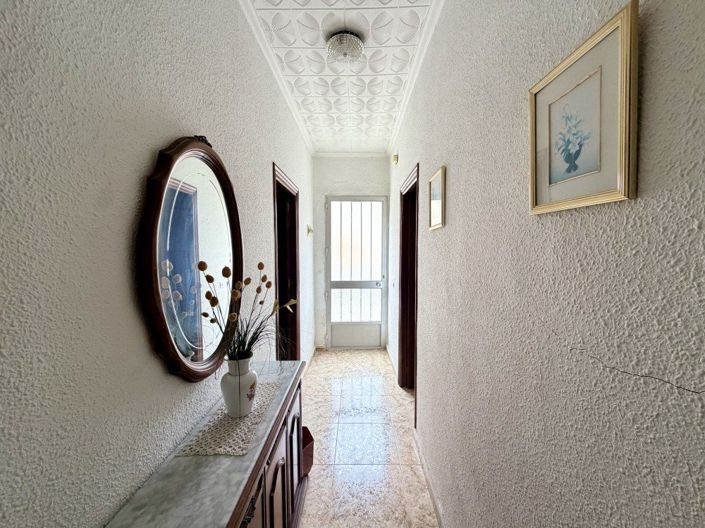 Image No.21-6 Bed Apartment for sale