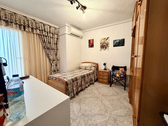 Image No.4-6 Bed Property for sale