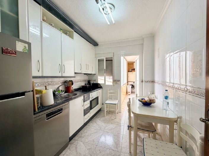 Image No.9-6 Bed Property for sale