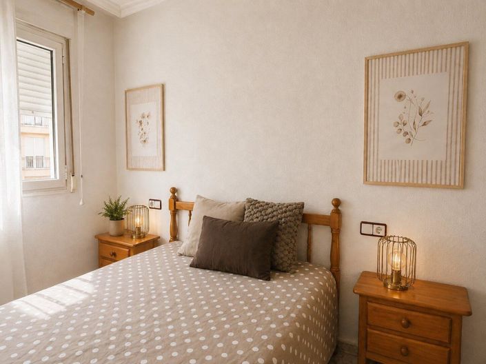 Image No.20-2 Bed House for sale