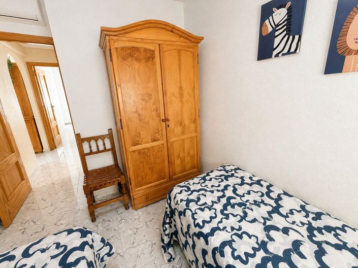 Image No.25-2 Bed House for sale