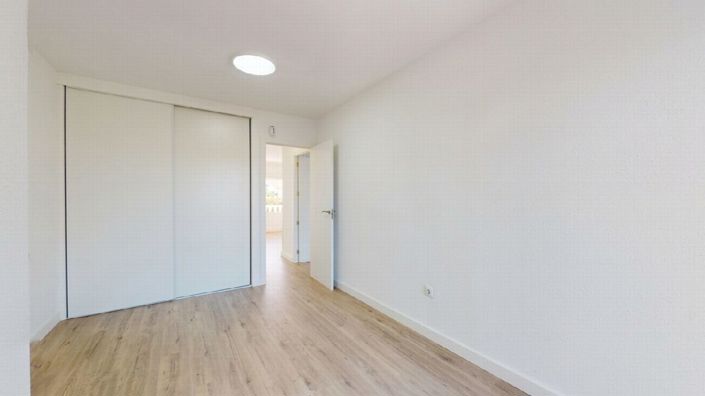 Image No.23-2 Bed Apartment for sale
