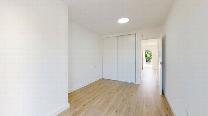 Image No.24-2 Bed Apartment for sale