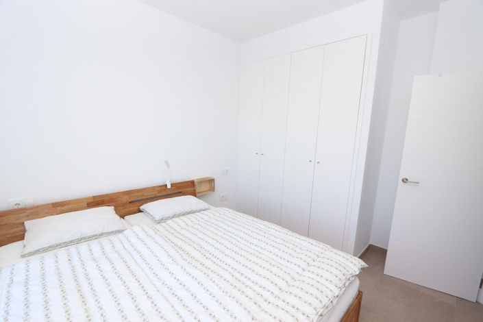 Image No.25-3 Bed House for sale