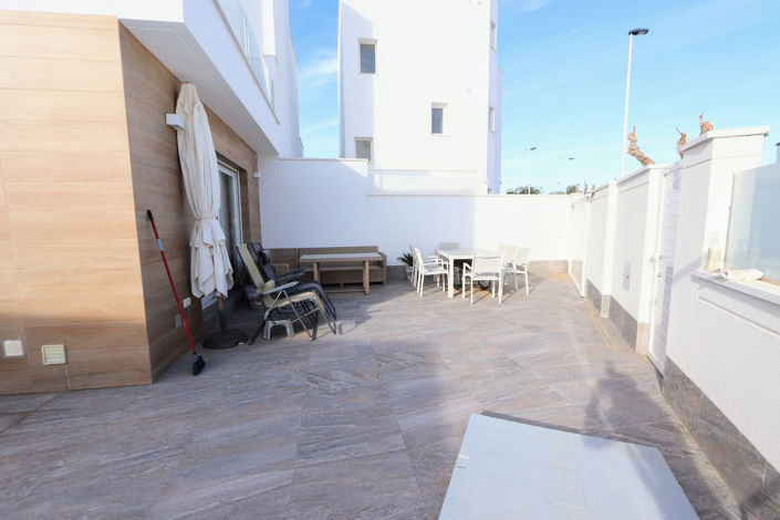 Image No.40-3 Bed House for sale