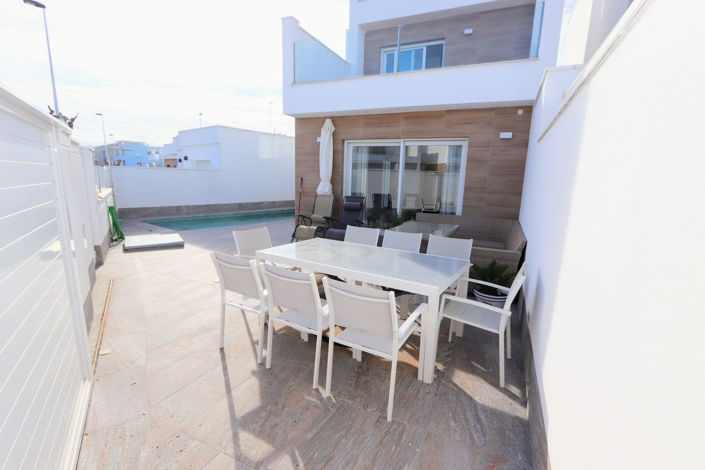 Image No.41-3 Bed House for sale