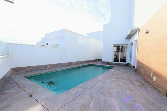 Image No.42-3 Bed House for sale