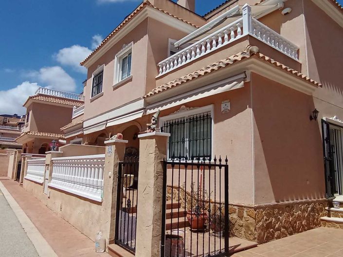 Image No.2-3 Bed Townhouse for sale