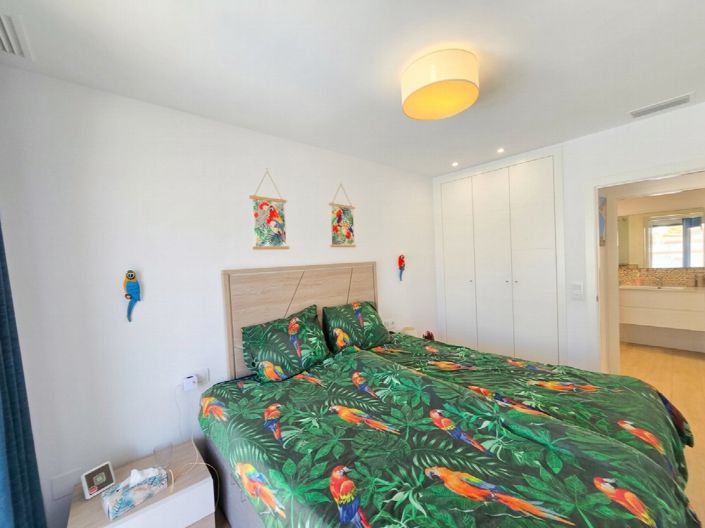 Image No.19-3 Bed Property for sale