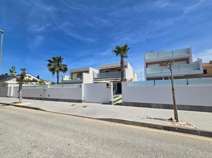 Image No.2-3 Bed Property for sale