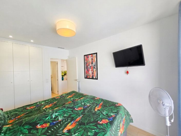 Image No.20-3 Bed Property for sale