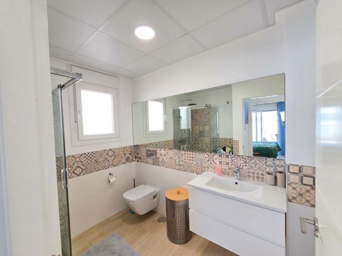 Image No.22-3 Bed Property for sale