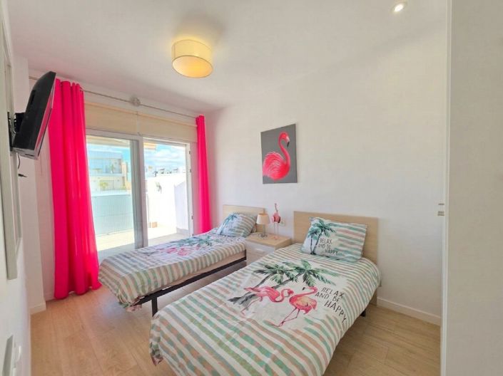Image No.23-3 Bed Property for sale