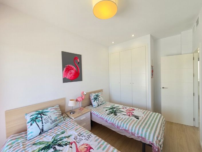 Image No.24-3 Bed Property for sale