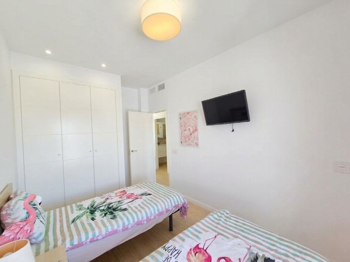 Image No.25-3 Bed Property for sale