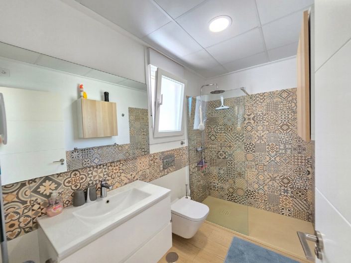 Image No.26-3 Bed Property for sale