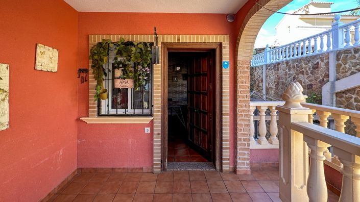 Image No.31-3 Bed Townhouse for sale