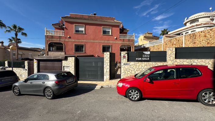 Image No.34-3 Bed Townhouse for sale