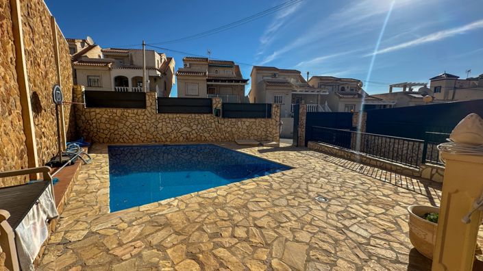 Image No.39-3 Bed Townhouse for sale