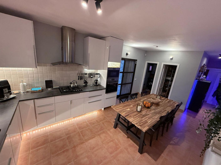 Image No.26-3 Bed House for sale