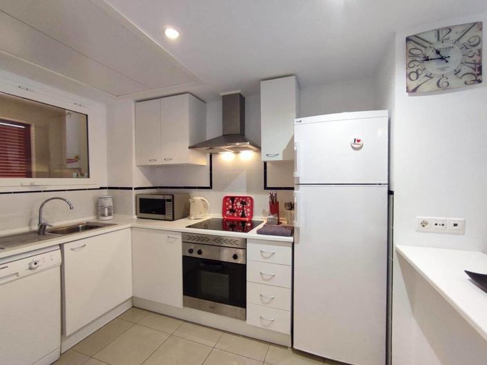 Image No.12-2 Bed House for sale