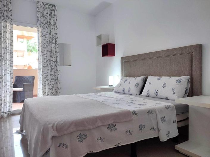 Image No.15-2 Bed House for sale