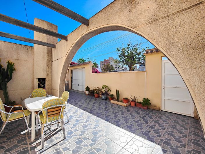 Image No.15-2 Bed Townhouse for sale