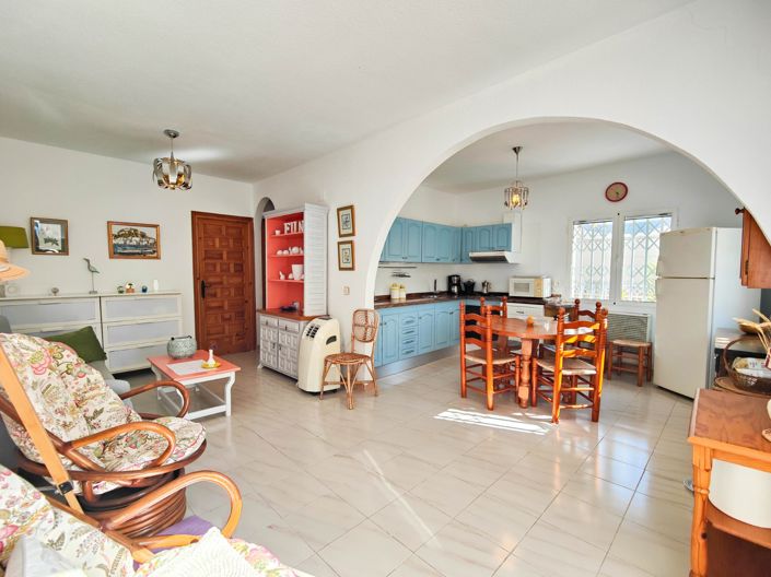 Image No.17-2 Bed Townhouse for sale