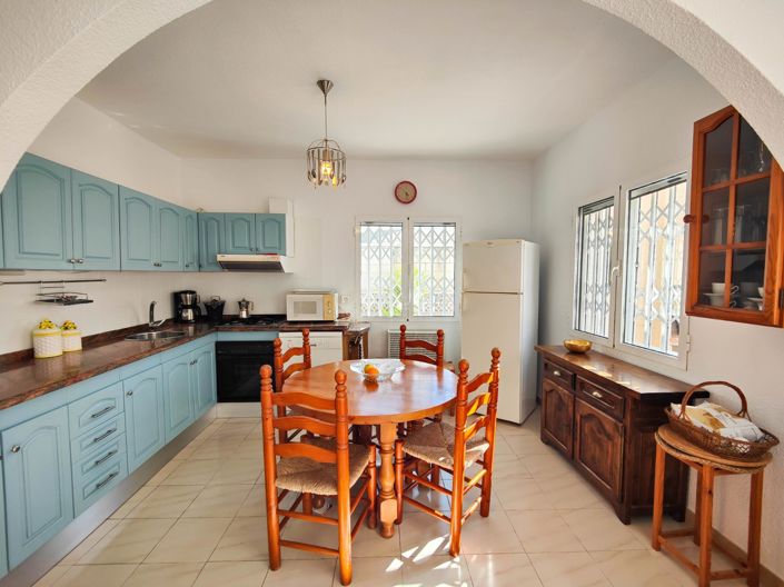 Image No.18-2 Bed Townhouse for sale
